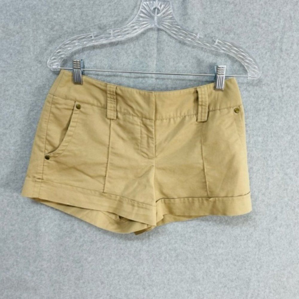A. Byer short shorts khaki tan safari size 7 Wide belt loops for wide belts.  Ho